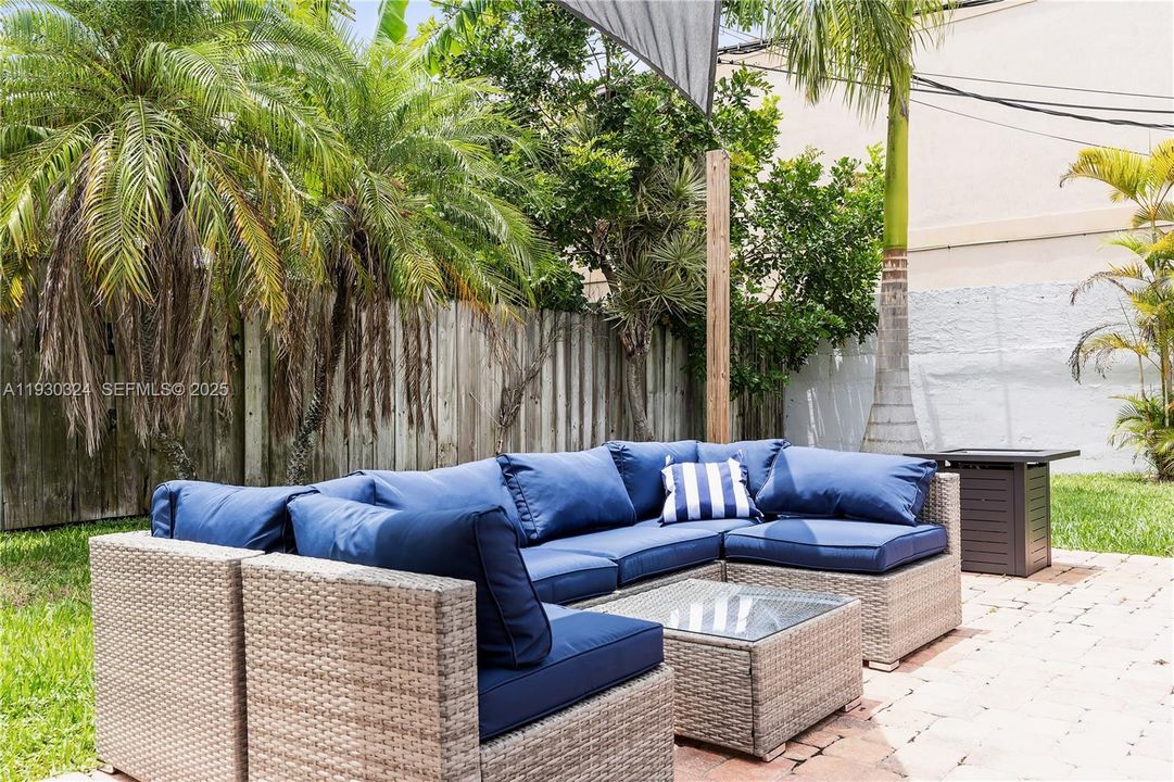 For Rent: $4,500 (3 beds, 3 baths, 1762 Square Feet)