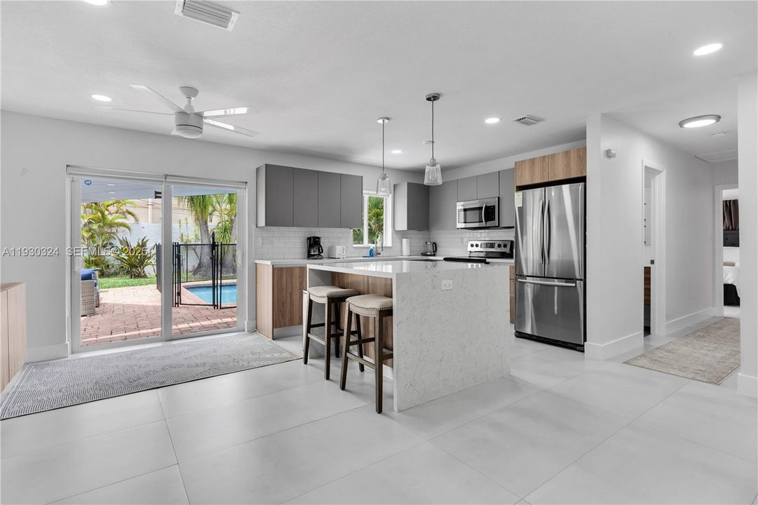 For Rent: $4,500 (3 beds, 3 baths, 1762 Square Feet)