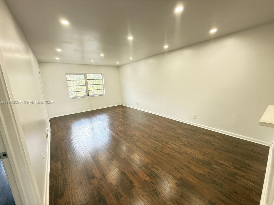 En Renta: $2,150 (2 camas, 2 baños, 1200 Pies cuadrados)