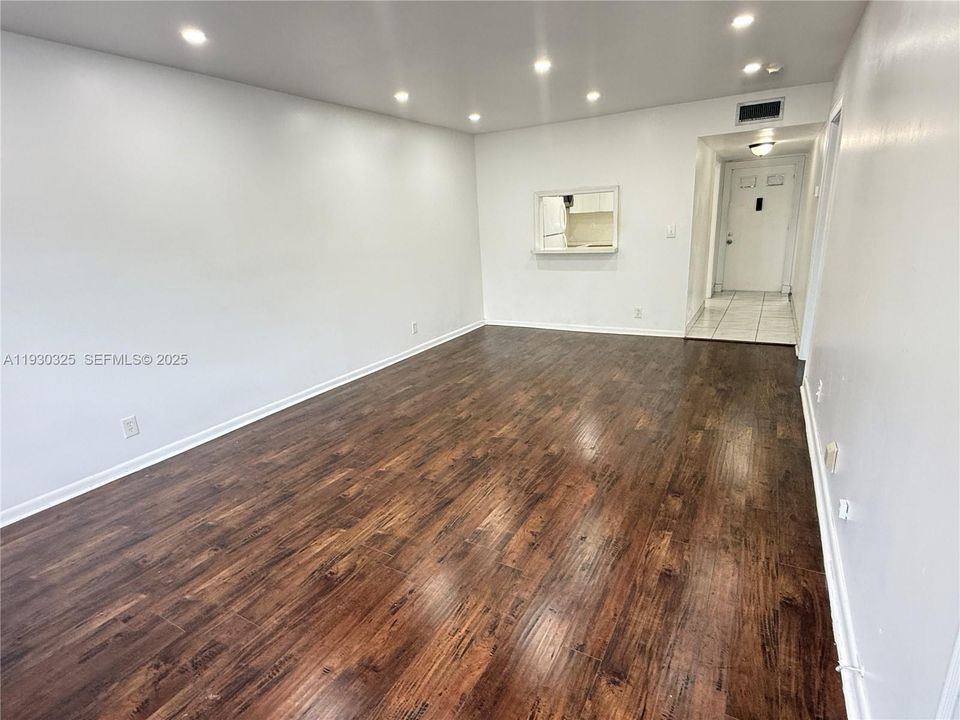 En Renta: $2,150 (2 camas, 2 baños, 1200 Pies cuadrados)