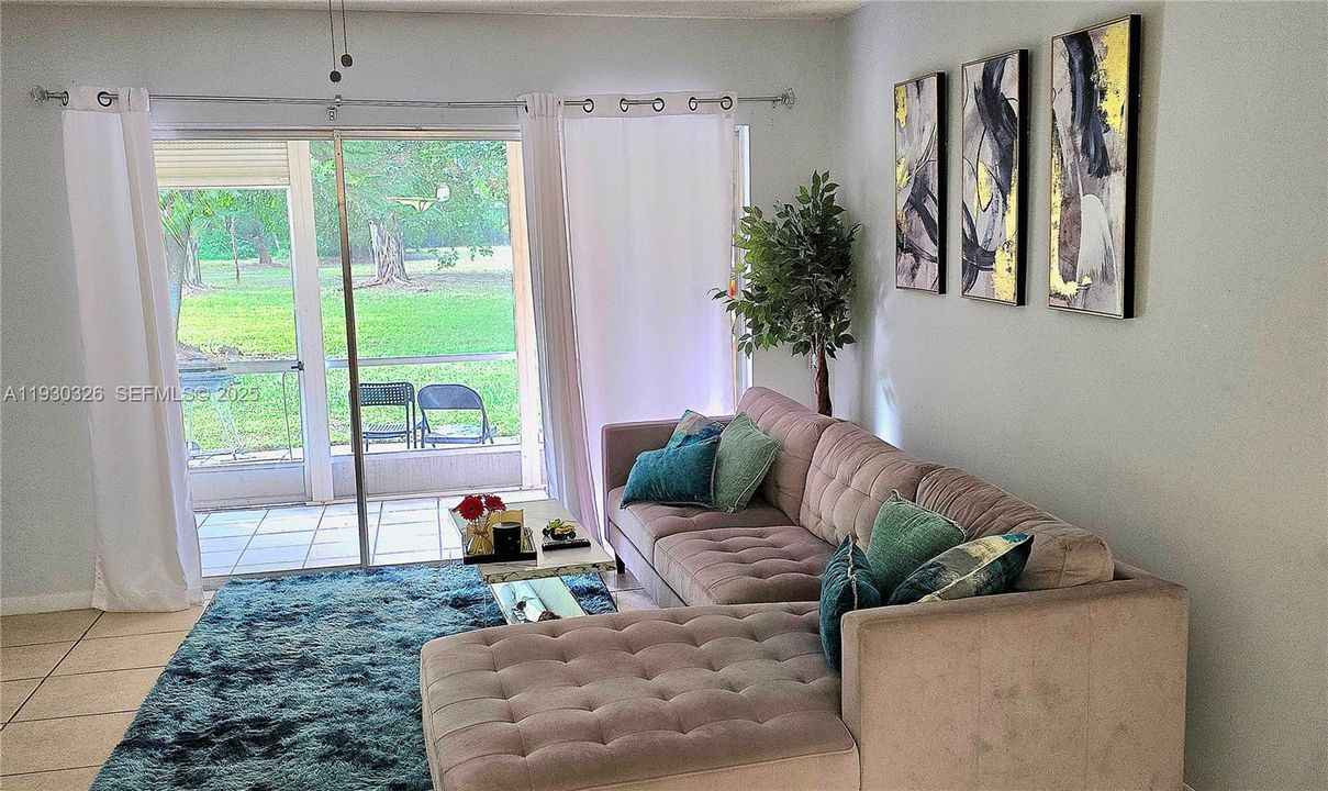 For Rent: $2,000 (2 beds, 2 baths, 1026 Square Feet)