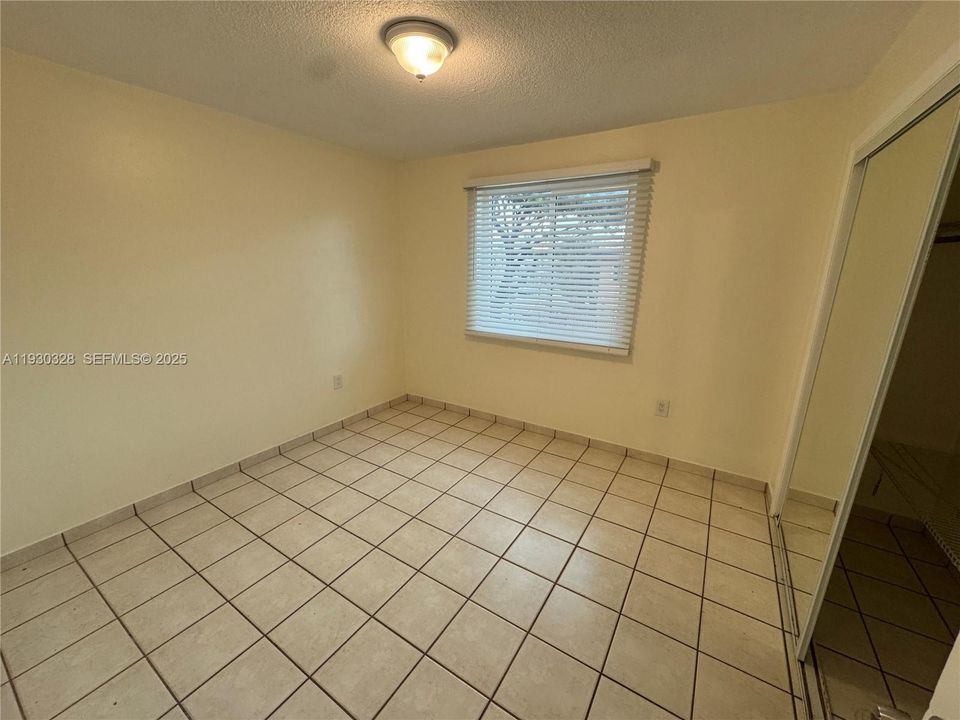 For Rent: $2,200 (2 beds, 1 baths, 801 Square Feet)