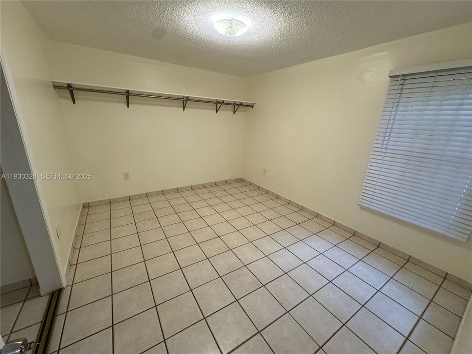 For Rent: $2,200 (2 beds, 1 baths, 801 Square Feet)