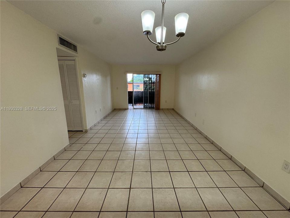 For Rent: $2,200 (2 beds, 1 baths, 801 Square Feet)