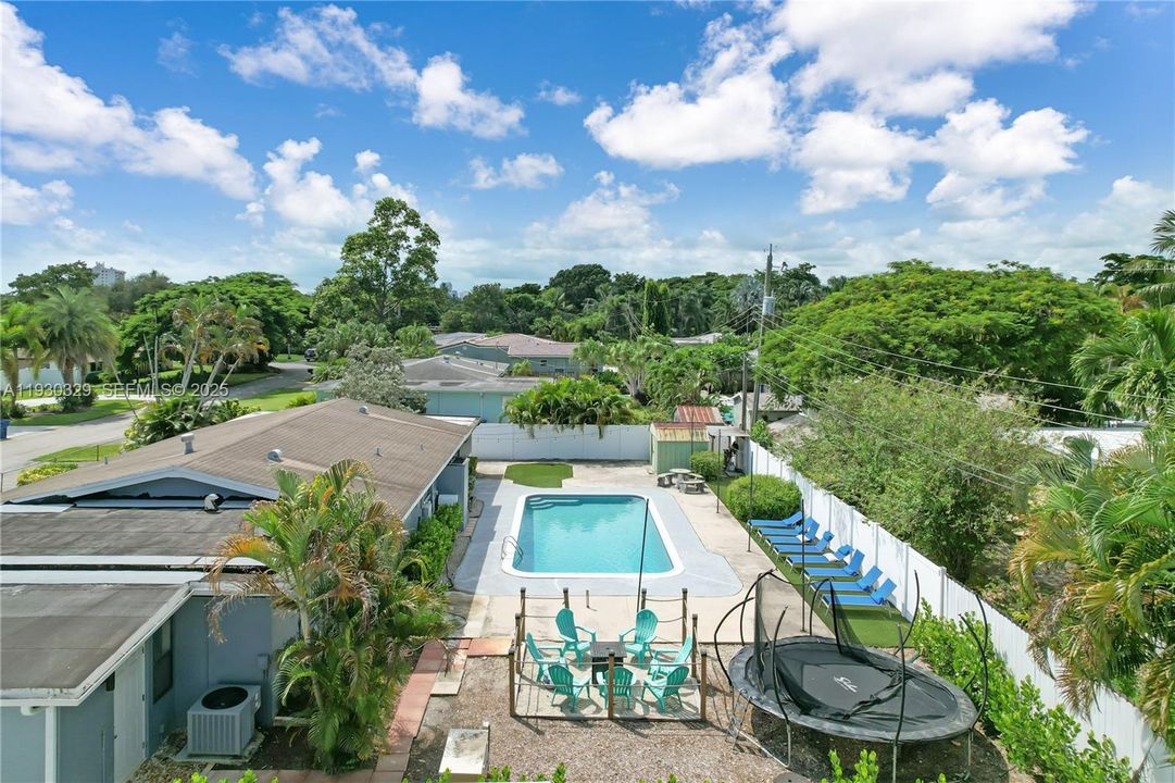 For Rent: $4,500 (3 beds, 3 baths, 1365 Square Feet)