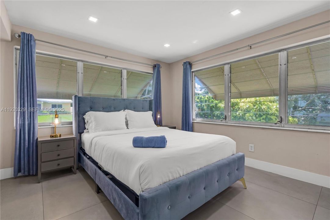 For Rent: $4,500 (3 beds, 3 baths, 1365 Square Feet)