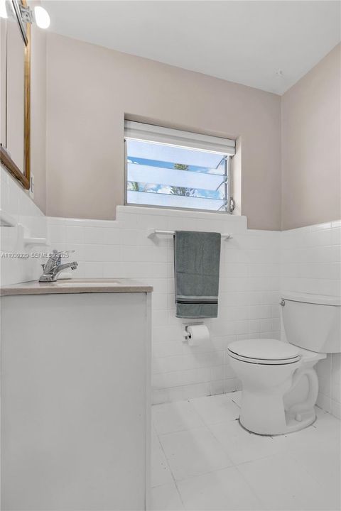 For Rent: $4,500 (3 beds, 3 baths, 1365 Square Feet)