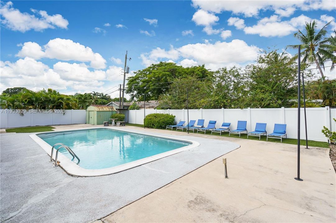 For Rent: $4,500 (3 beds, 3 baths, 1365 Square Feet)