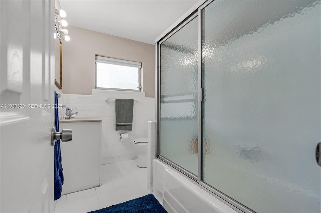 For Rent: $4,500 (3 beds, 3 baths, 1365 Square Feet)