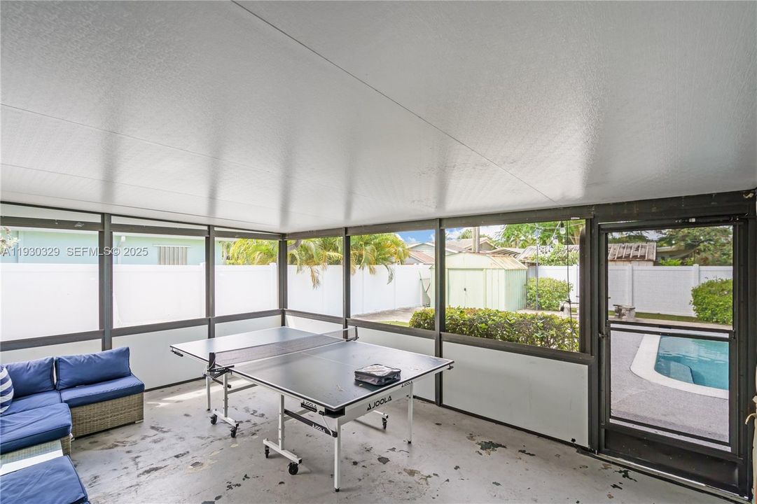 For Rent: $4,500 (3 beds, 3 baths, 1365 Square Feet)