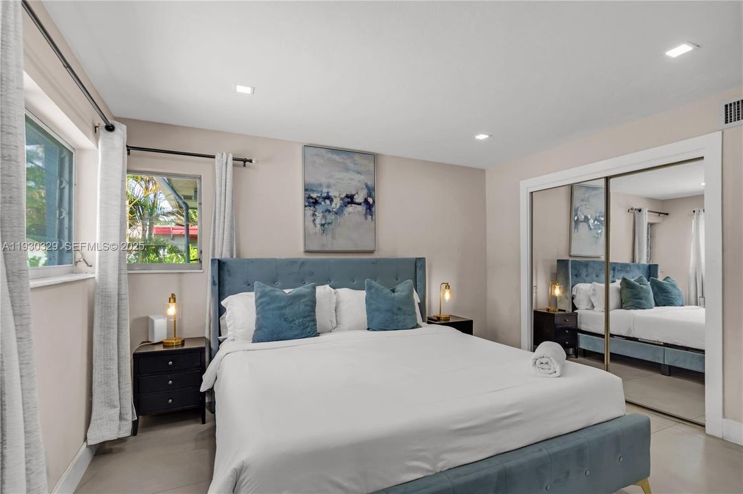 For Rent: $4,500 (3 beds, 3 baths, 1365 Square Feet)