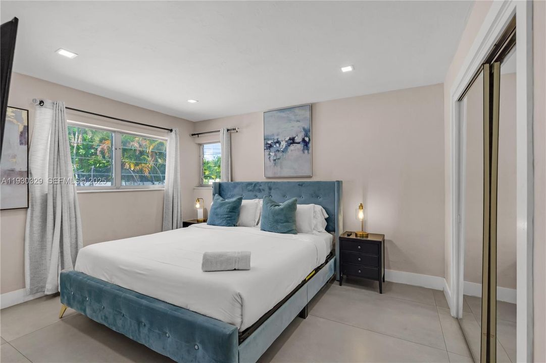 For Rent: $4,500 (3 beds, 3 baths, 1365 Square Feet)