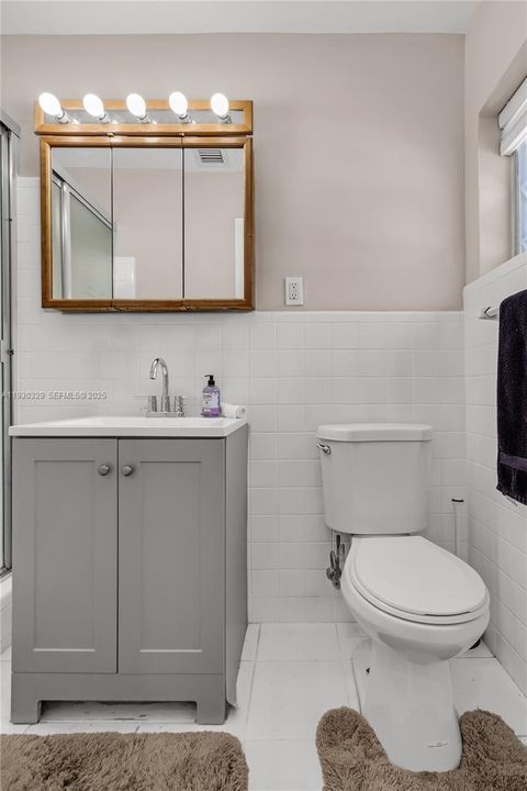 For Rent: $4,500 (3 beds, 3 baths, 1365 Square Feet)