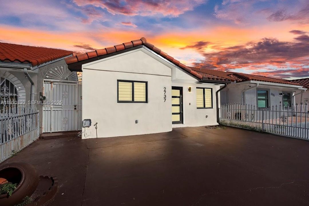 For Sale: $614,975 (3 beds, 2 baths, 1274 Square Feet)