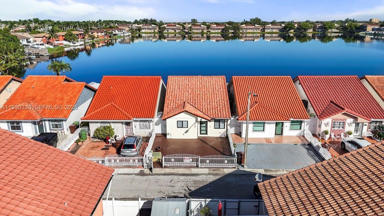 For Sale: $614,975 (3 beds, 2 baths, 1274 Square Feet)