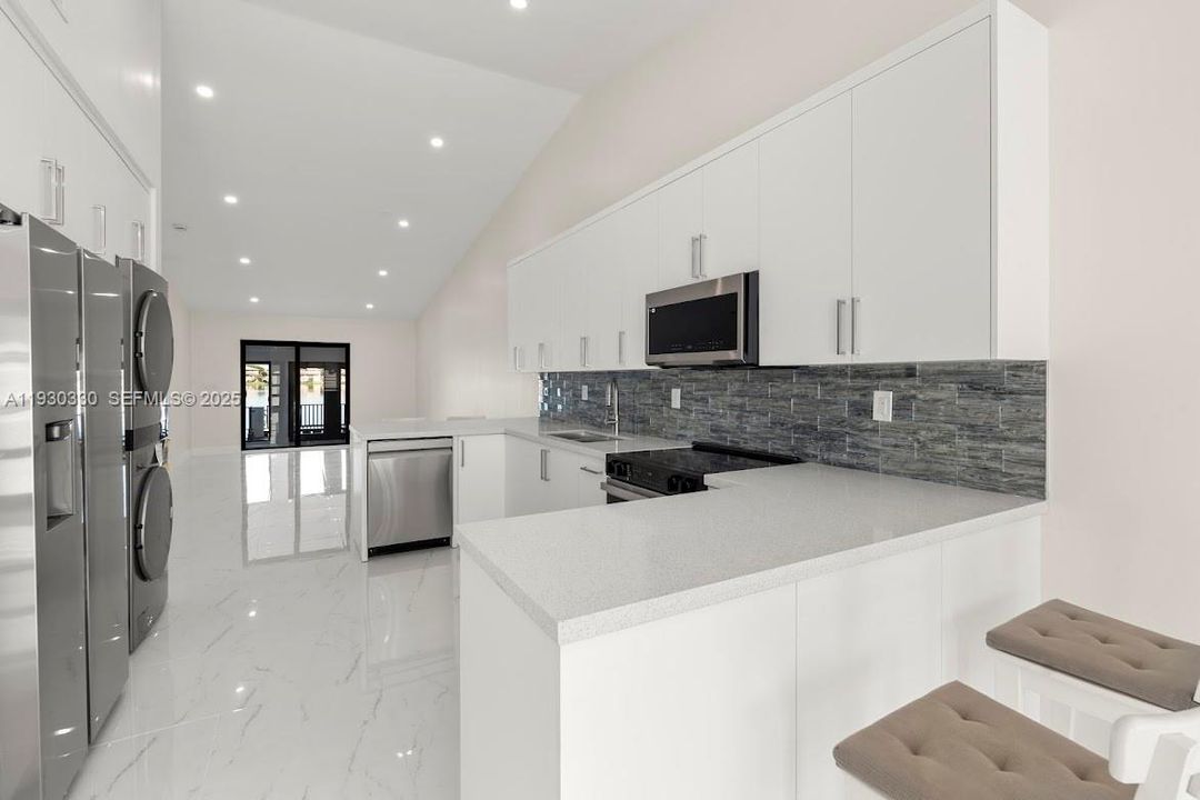 For Sale: $614,975 (3 beds, 2 baths, 1274 Square Feet)