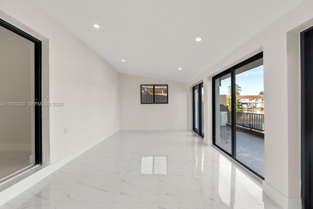 For Sale: $614,975 (3 beds, 2 baths, 1274 Square Feet)