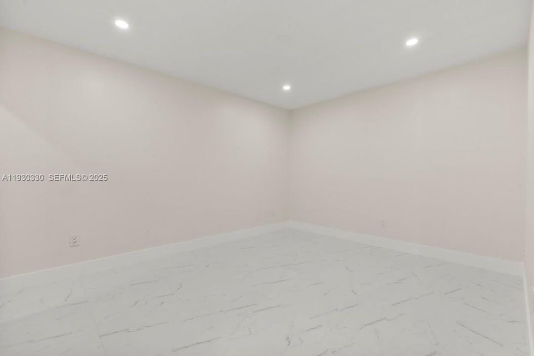 For Sale: $614,975 (3 beds, 2 baths, 1274 Square Feet)