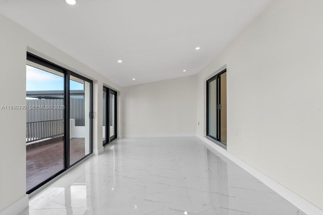 For Sale: $614,975 (3 beds, 2 baths, 1274 Square Feet)