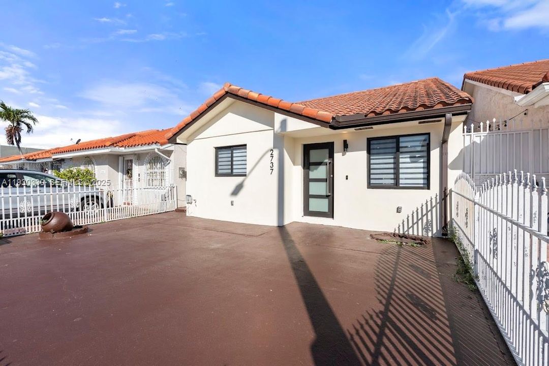 For Sale: $614,975 (3 beds, 2 baths, 1274 Square Feet)