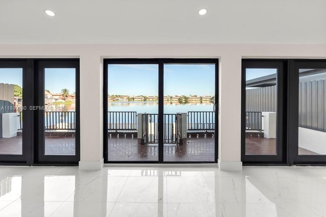 For Sale: $614,975 (3 beds, 2 baths, 1274 Square Feet)