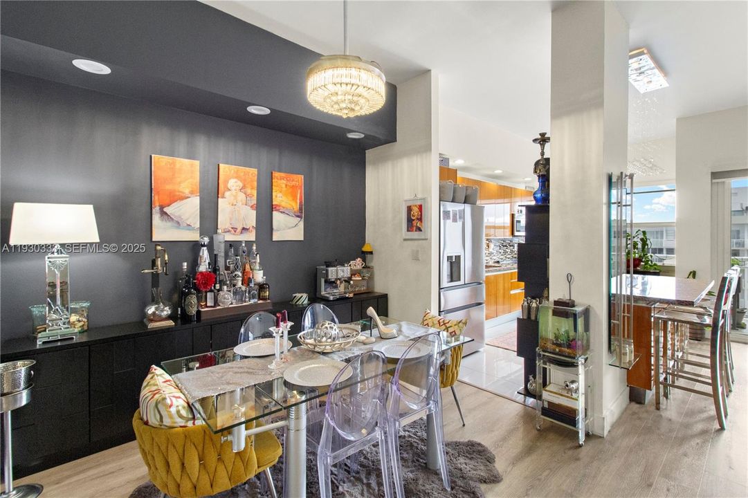 For Sale: $315,000 (2 beds, 2 baths, 1565 Square Feet)