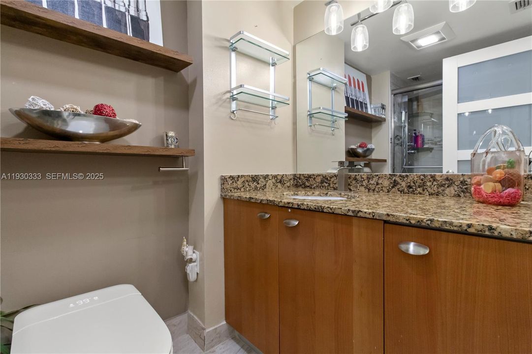 For Sale: $315,000 (2 beds, 2 baths, 1565 Square Feet)