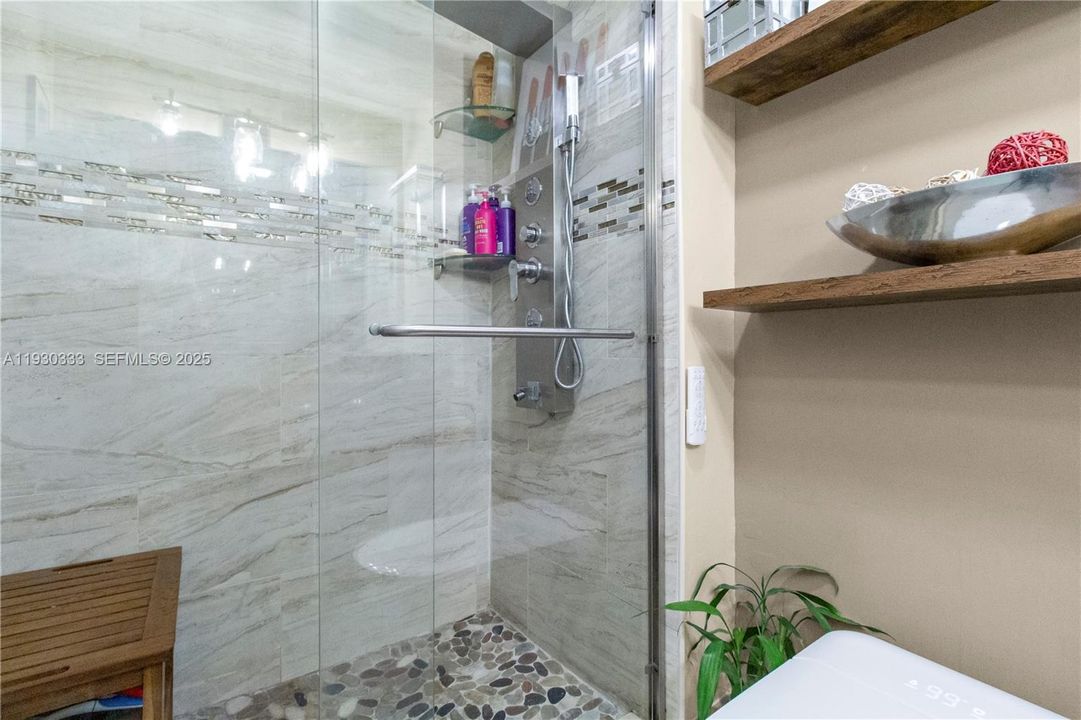 For Sale: $315,000 (2 beds, 2 baths, 1565 Square Feet)