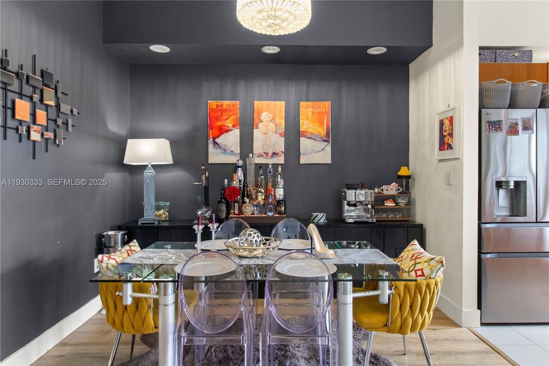 For Sale: $315,000 (2 beds, 2 baths, 1565 Square Feet)