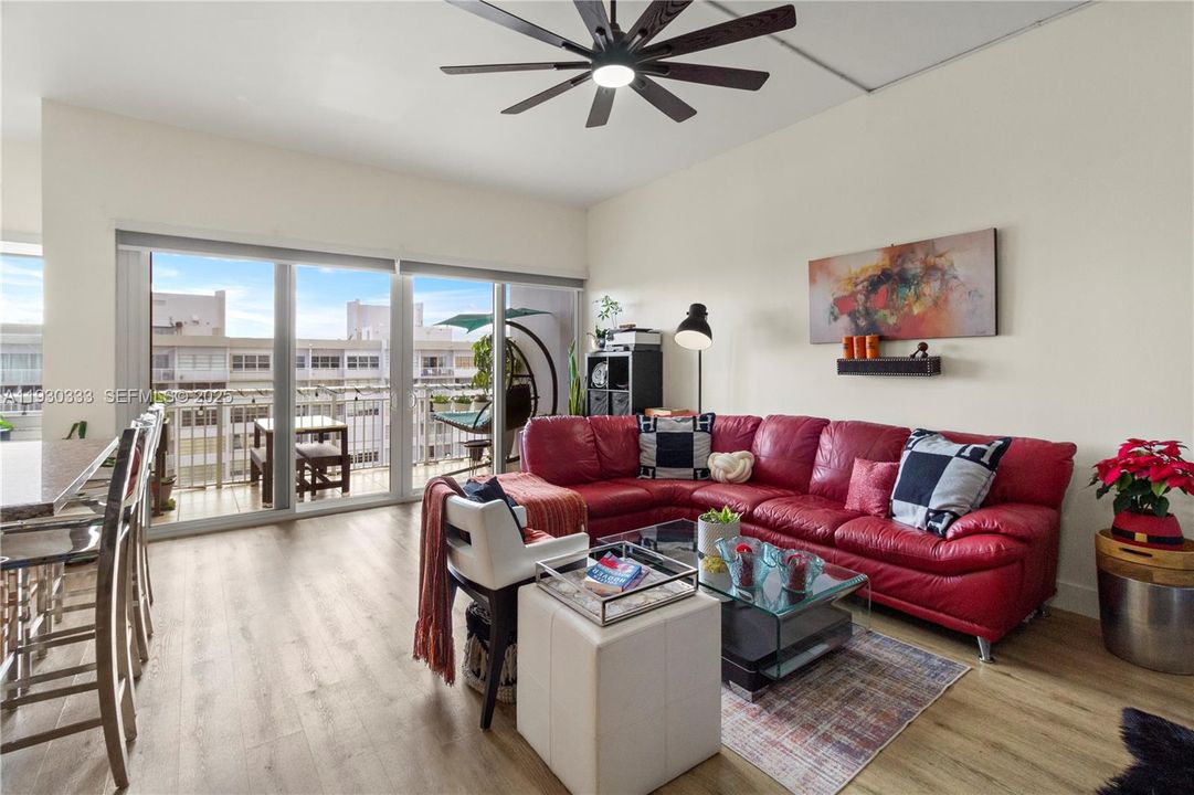 For Sale: $315,000 (2 beds, 2 baths, 1565 Square Feet)