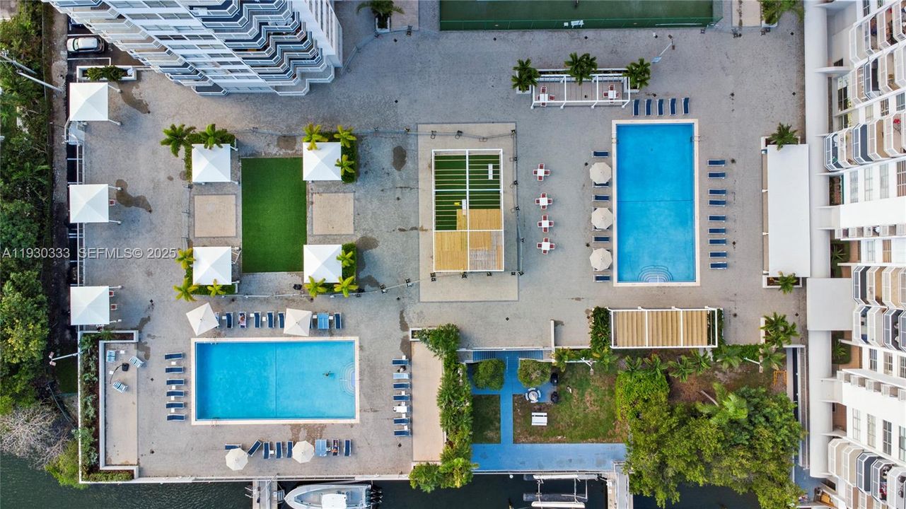 For Sale: $315,000 (2 beds, 2 baths, 1565 Square Feet)