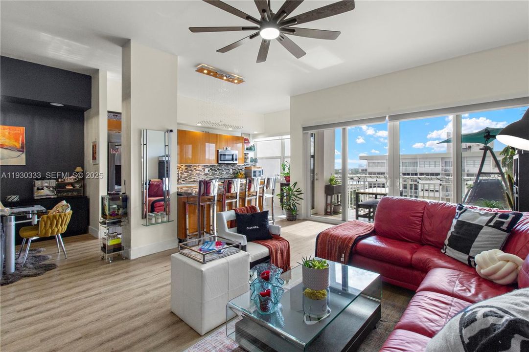 For Sale: $315,000 (2 beds, 2 baths, 1565 Square Feet)