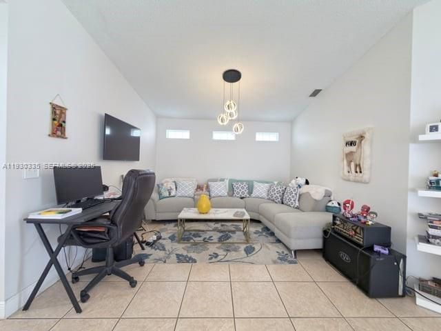 For Sale: $525,000 (3 beds, 2 baths, 1406 Square Feet)