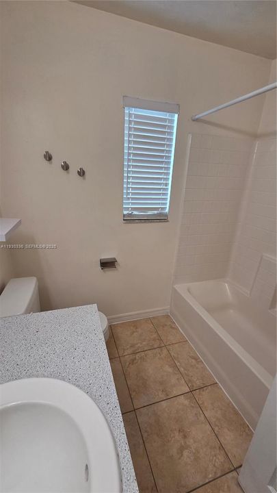 出租: $1,800 (3 贝兹, 2 浴室, 0 平方英尺)