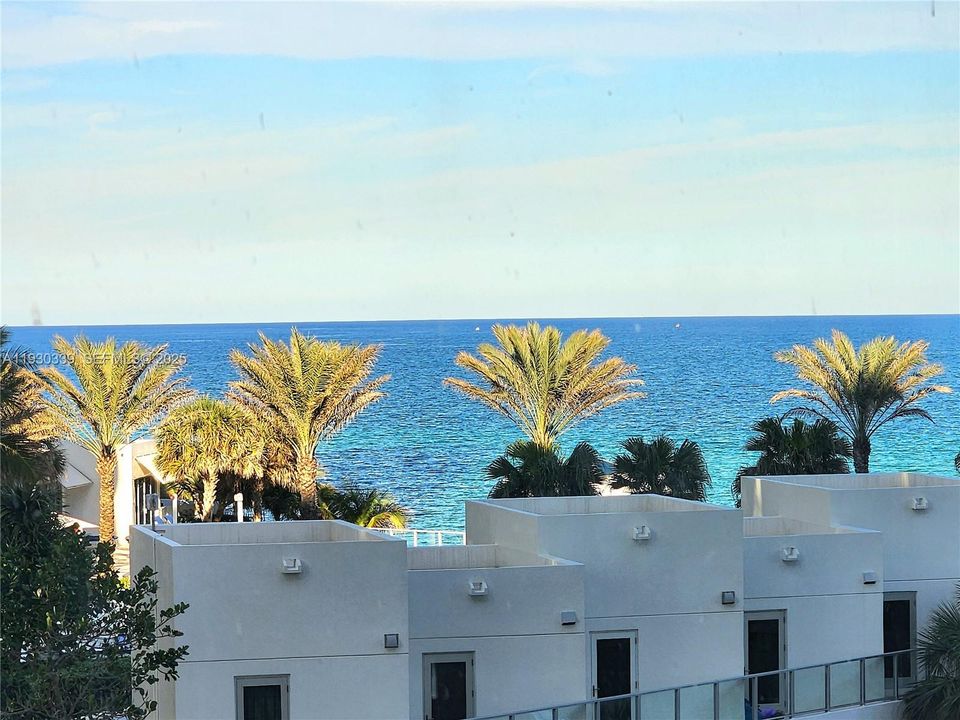 For Sale: $475,000 (2 beds, 2 baths, 1120 Square Feet)