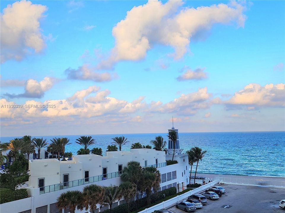 For Sale: $475,000 (2 beds, 2 baths, 1120 Square Feet)