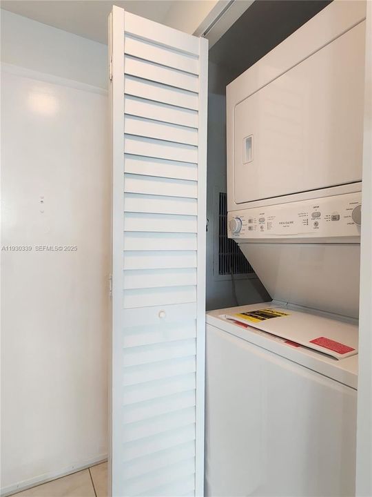 For Sale: $475,000 (2 beds, 2 baths, 1120 Square Feet)