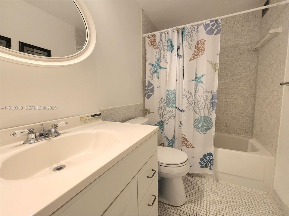 For Sale: $475,000 (2 beds, 2 baths, 1120 Square Feet)