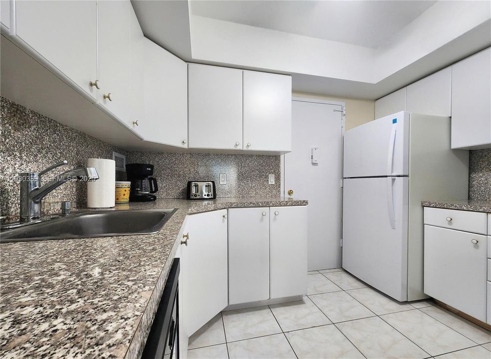 For Sale: $475,000 (2 beds, 2 baths, 1120 Square Feet)