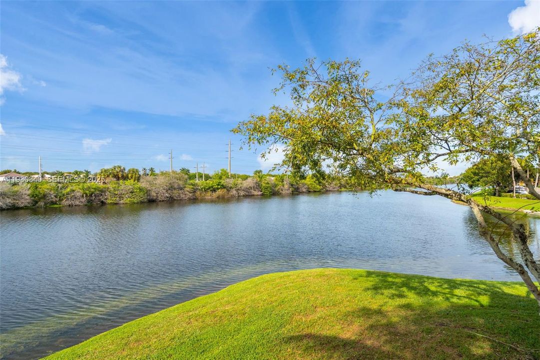 En Venta: $375,000 (3 camas, 2 baños, 1140 Pies cuadrados)