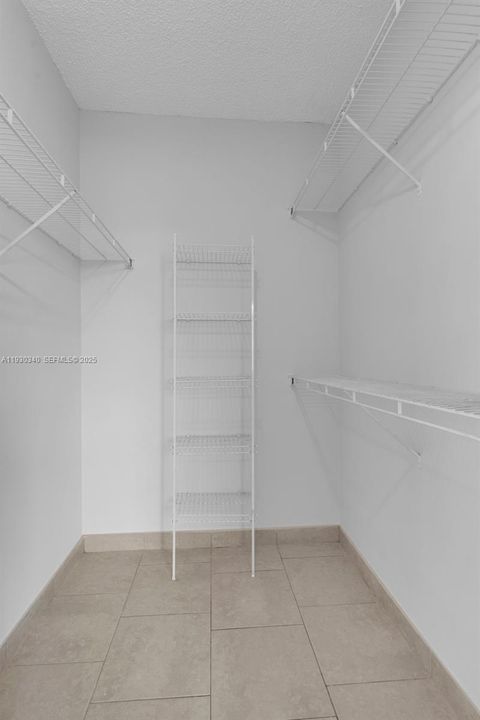 En Venta: $375,000 (3 camas, 2 baños, 1140 Pies cuadrados)