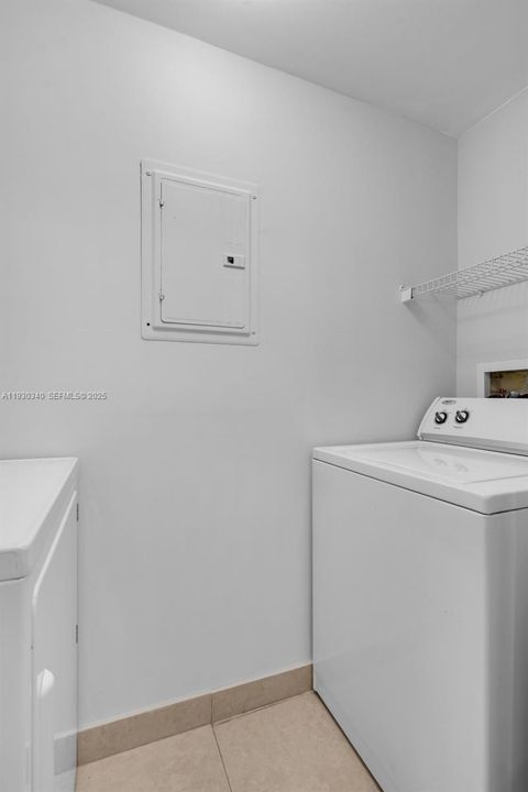 En Venta: $375,000 (3 camas, 2 baños, 1140 Pies cuadrados)