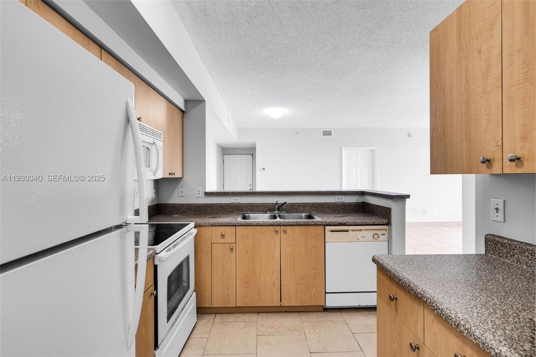 En Venta: $375,000 (3 camas, 2 baños, 1140 Pies cuadrados)