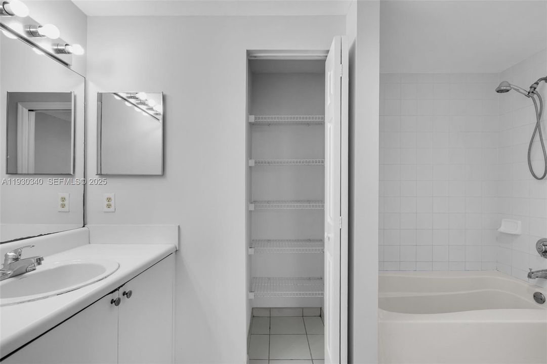 En Venta: $375,000 (3 camas, 2 baños, 1140 Pies cuadrados)