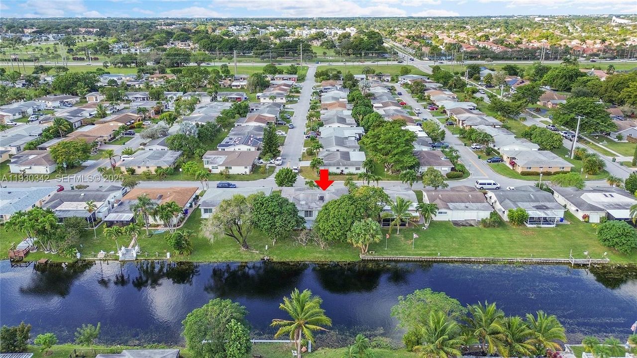 For Sale: $379,500 (2 beds, 2 baths, 1587 Square Feet)