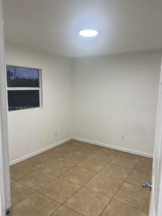 For Rent: $3,000 (3 beds, 2 baths, 680 Square Feet)