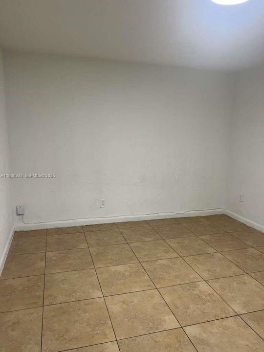 For Rent: $3,000 (3 beds, 2 baths, 680 Square Feet)