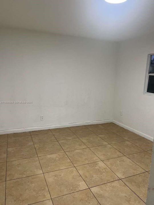For Rent: $3,000 (3 beds, 2 baths, 680 Square Feet)