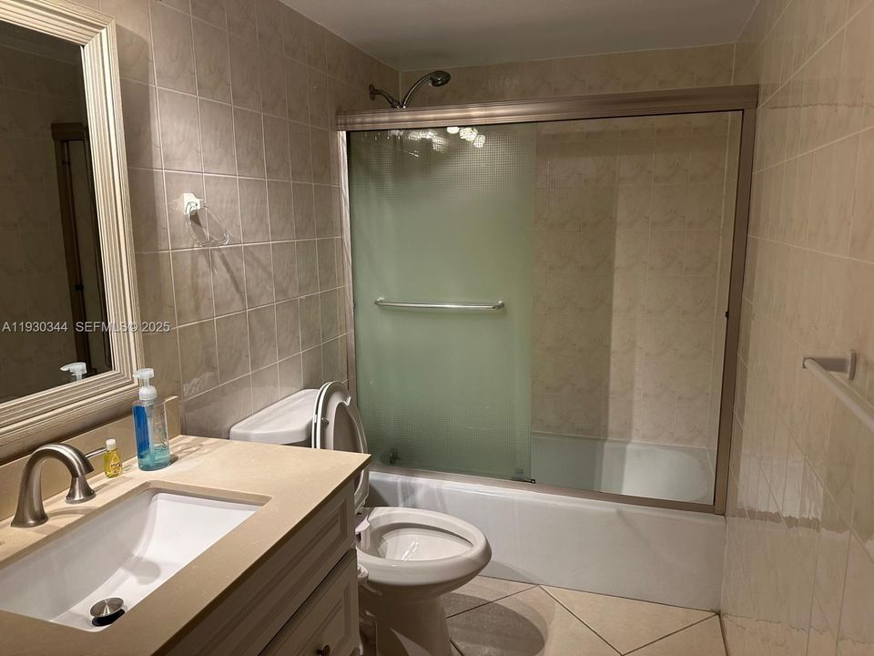 В аренду: $1,975 (1 спален, 1 ванн, 646 Квадратных фут)