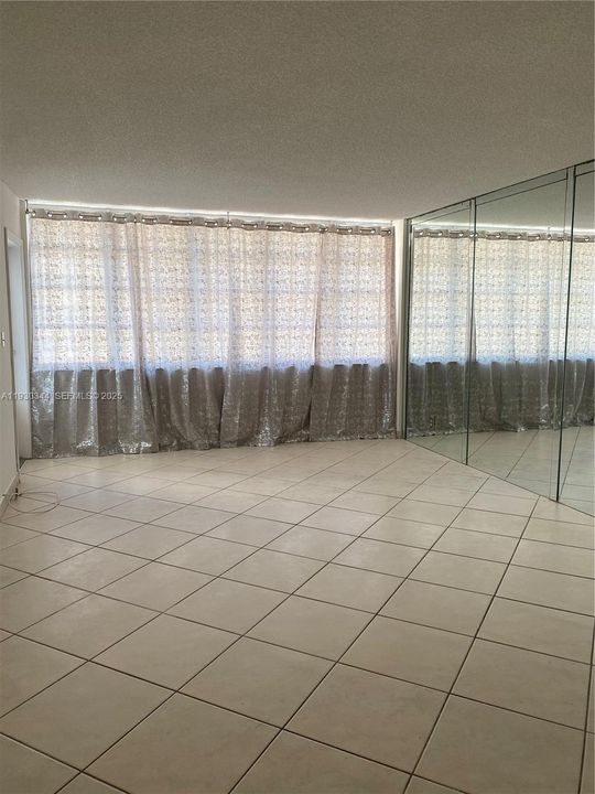 В аренду: $1,975 (1 спален, 1 ванн, 646 Квадратных фут)